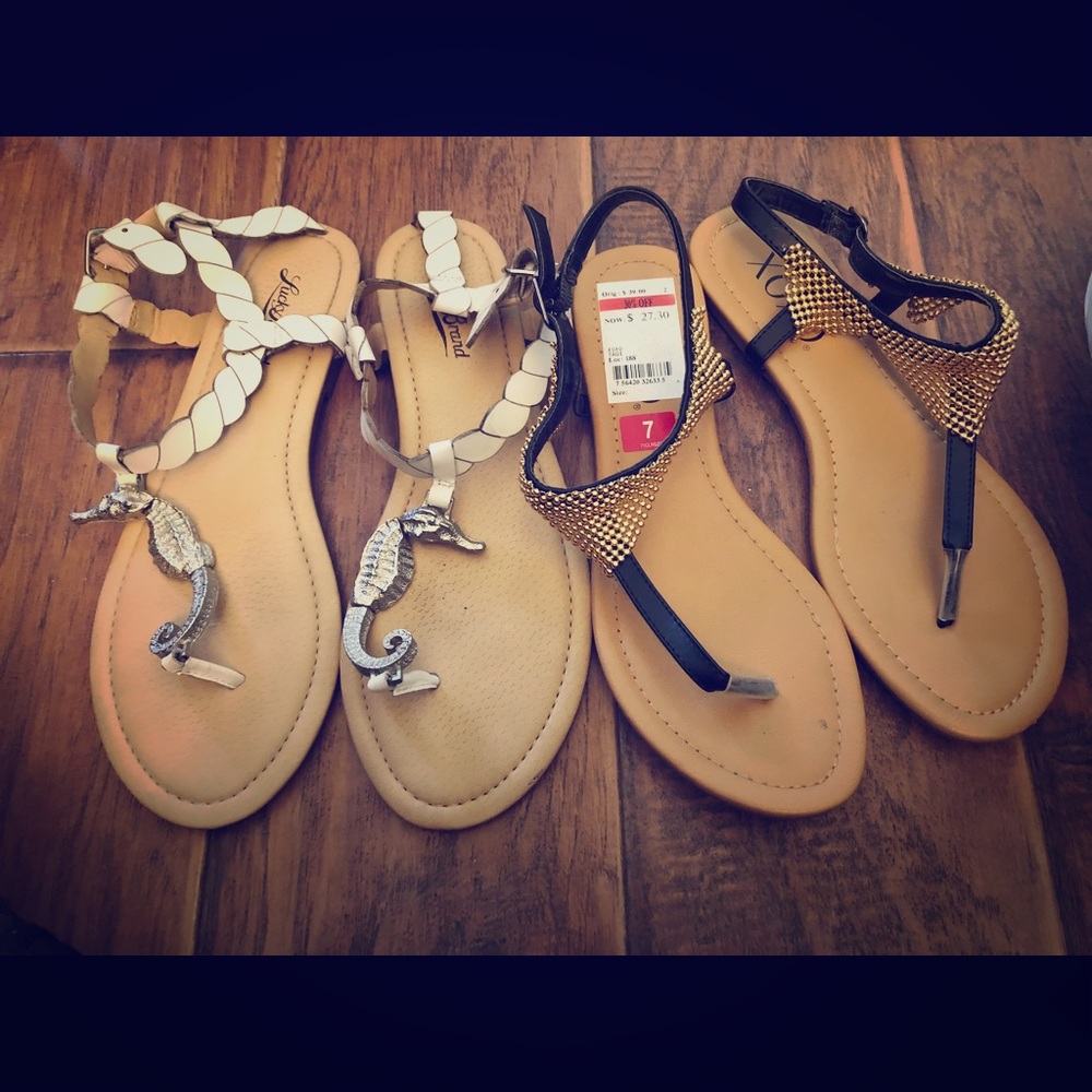 2 thong sandals
